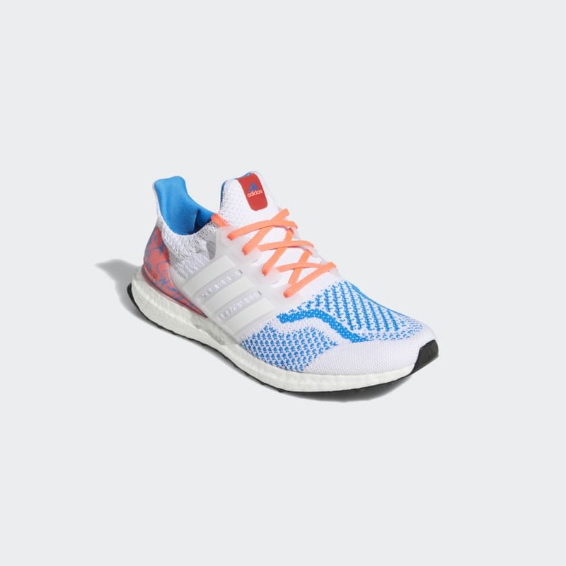 Adidas ultra boost outlet 90€ κατεβασε